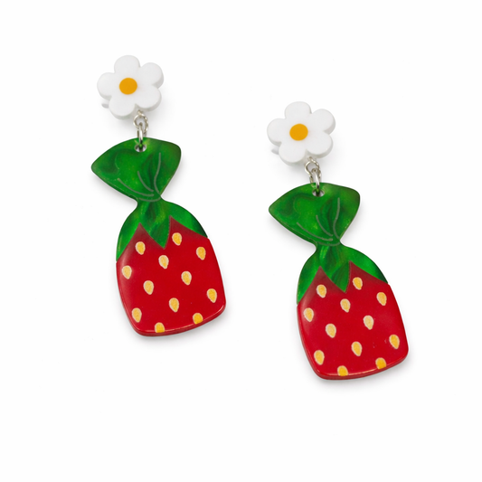 Aretes fresa con flor blanca
